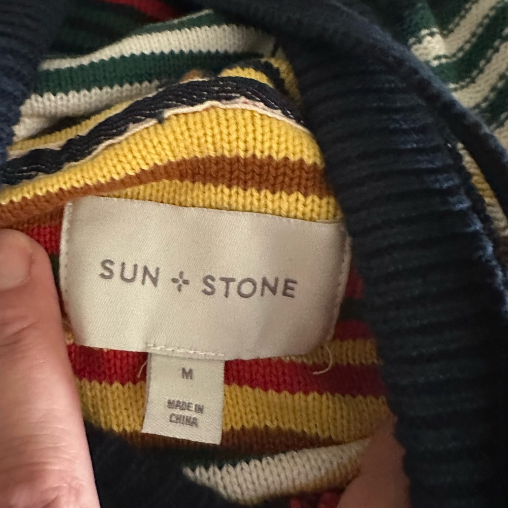 Hooded sweater men’s medium